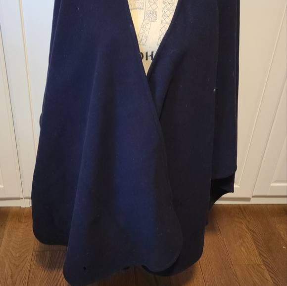 Deep Navy Wrap Cape...Wool - Picture 8 of 10